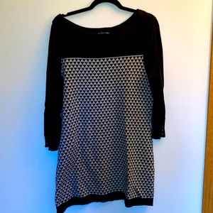 Womens large White House Black Market sweater dress Black Grey triangle pattern